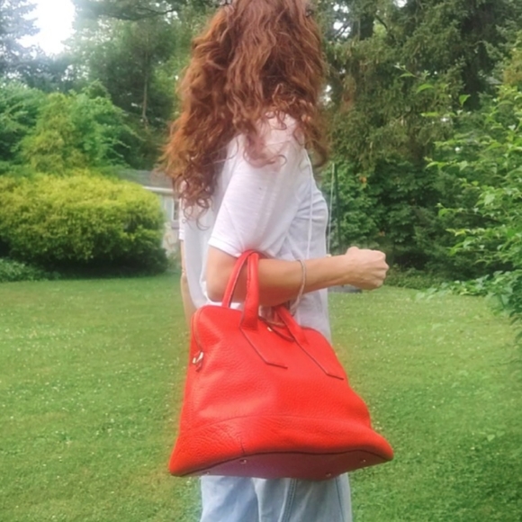 New kate spade Large Red Domed 2 Way Pebble Leather Convertible Crossbod… - Picture 2 of 16